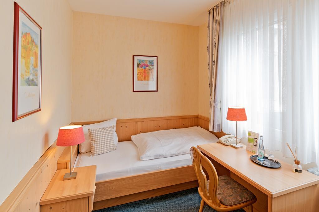 Hotel Bergischer Hof Windeck Екстериор снимка